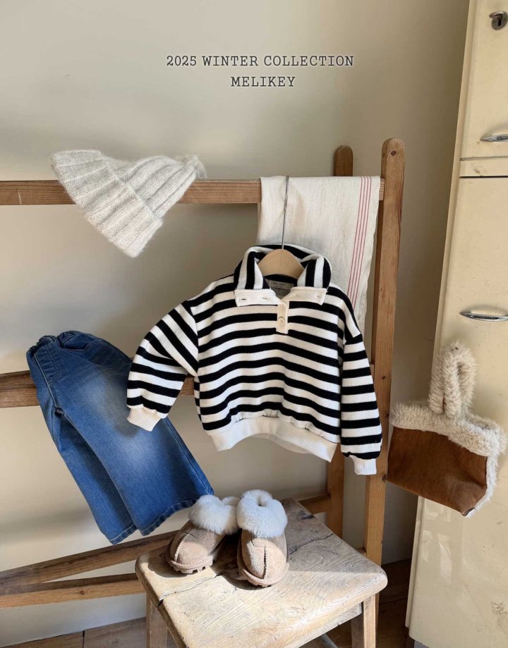 [PRE-ORDER] High Neck Button Sweatshirts