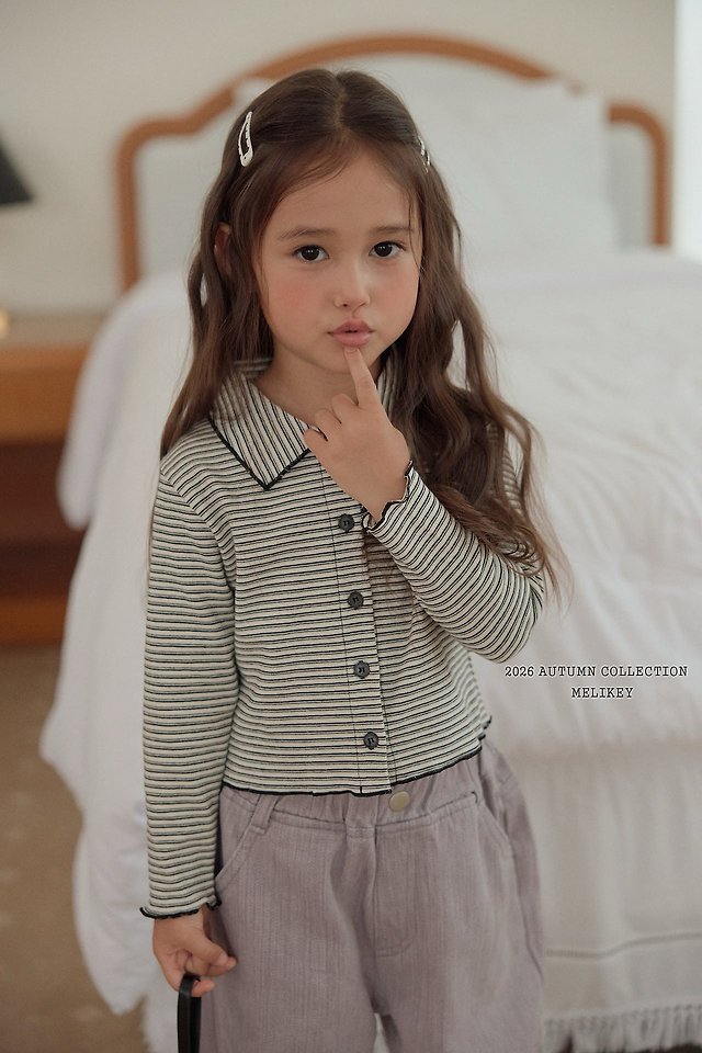 [PRE-ORDER] Petit Collar T-Shirts