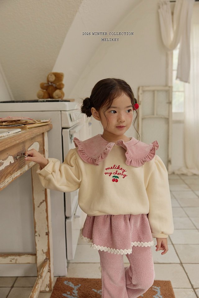 [PRE-ORDER] Cherry Collar Sweatshirts