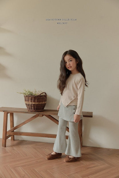 [PRE-ORDER] Diagonal Button T-Shirts