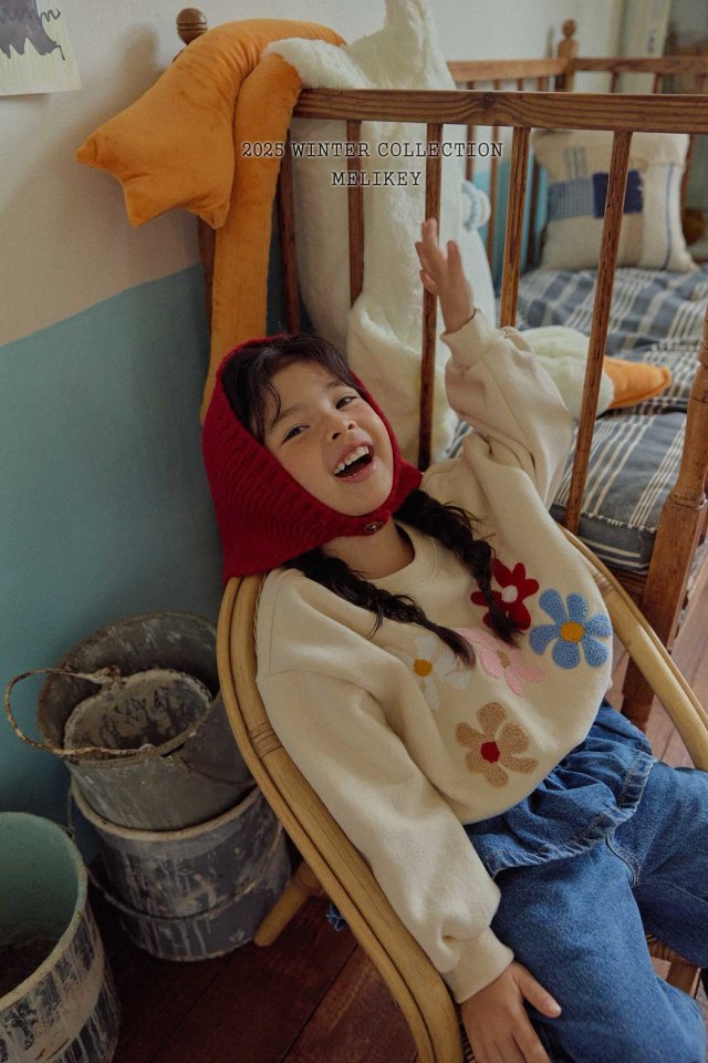 [PRE-ORDER] Buckle Floral Sweatshirts