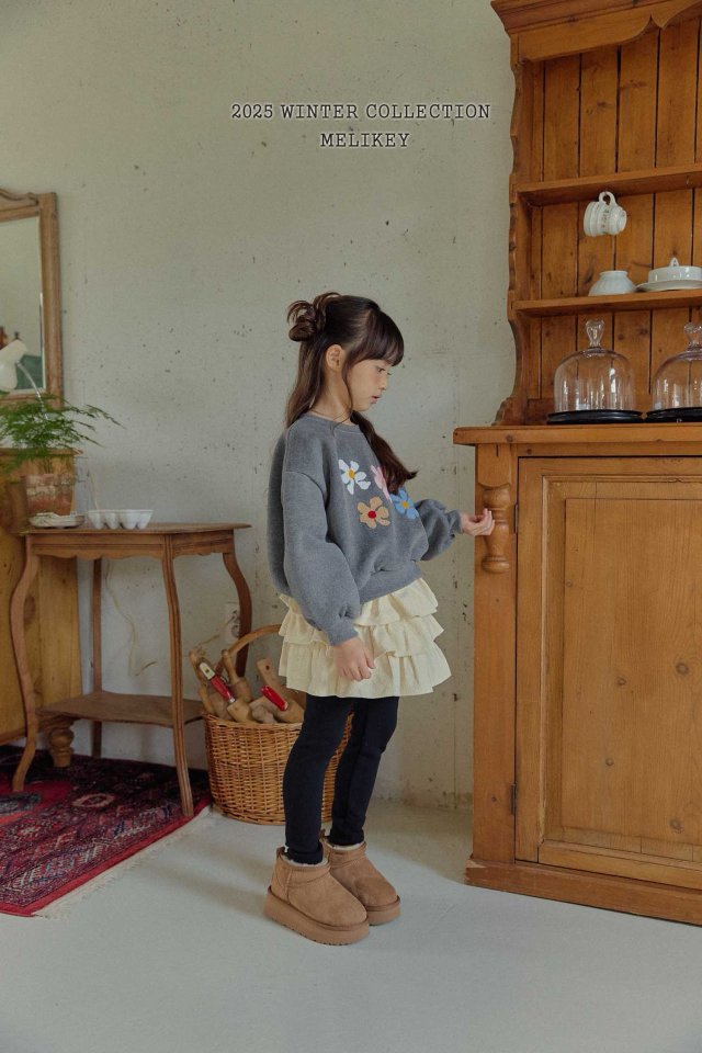 [PRE-ORDER] Buckle Floral Sweatshirts