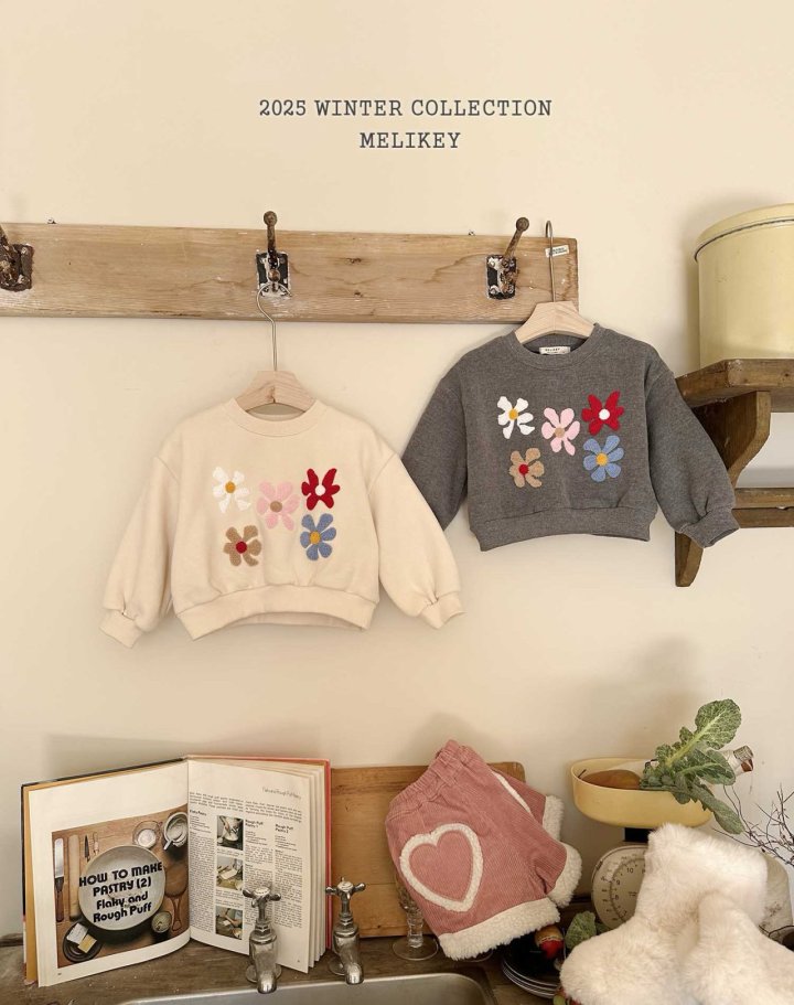 [PRE-ORDER] Buckle Floral Sweatshirts
