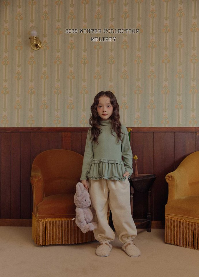 [PRE-ORDER] Tu Tu Frill Turtleneck T-Shirts