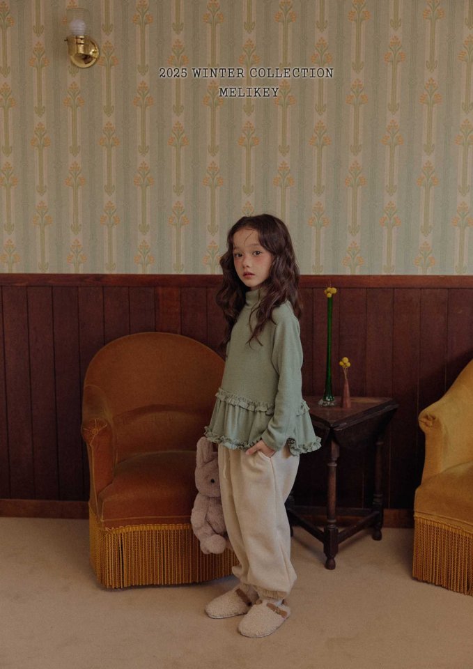 [PRE-ORDER] Tu Tu Frill Turtleneck T-Shirts