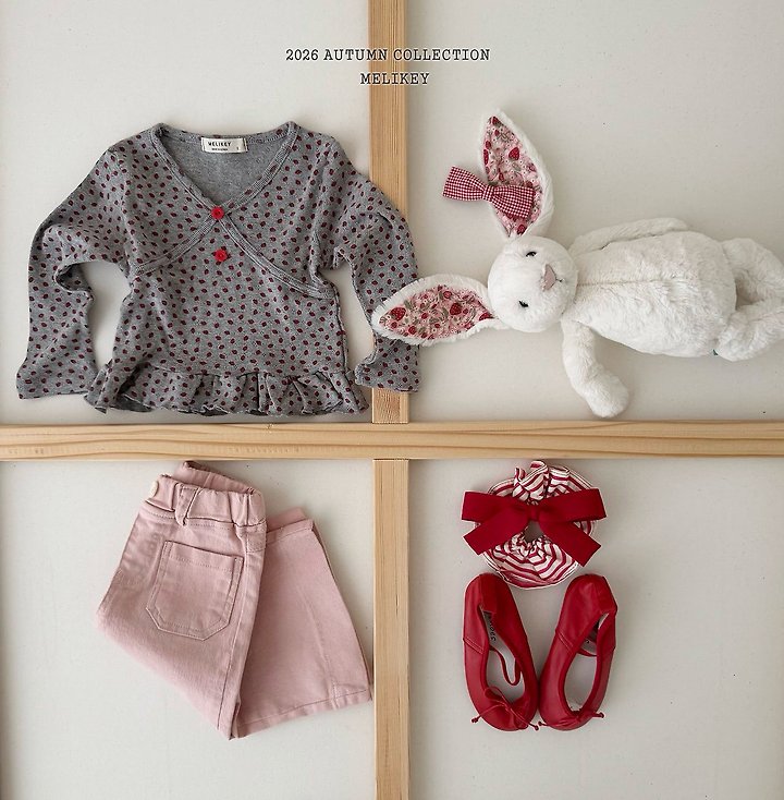 [PRE-ORDER] Mini Strawberry T-Shirts