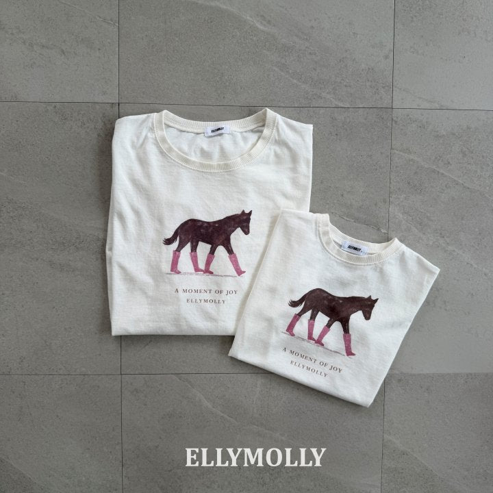 [PRE-ORDER] Blush Pony T-Shirts (Mom Couple)