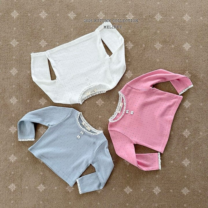 [PRE-ORDER] Ribbon Button T-Shirts