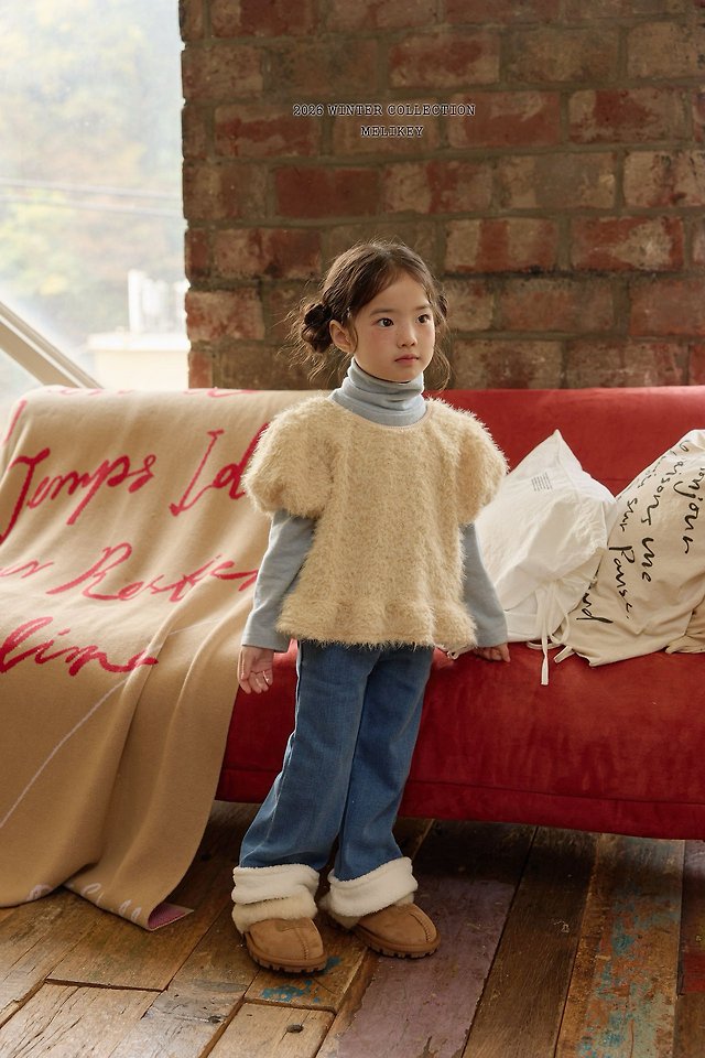 [PRE-ORDER] Fluffy Frill Puff T-Shirts