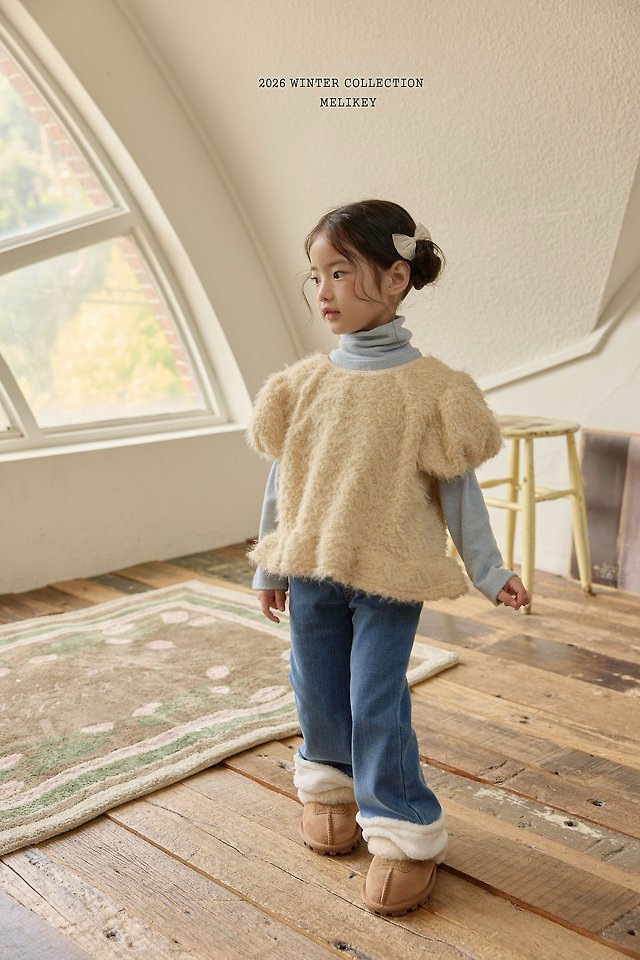 [PRE-ORDER] Fluffy Frill Puff T-Shirts