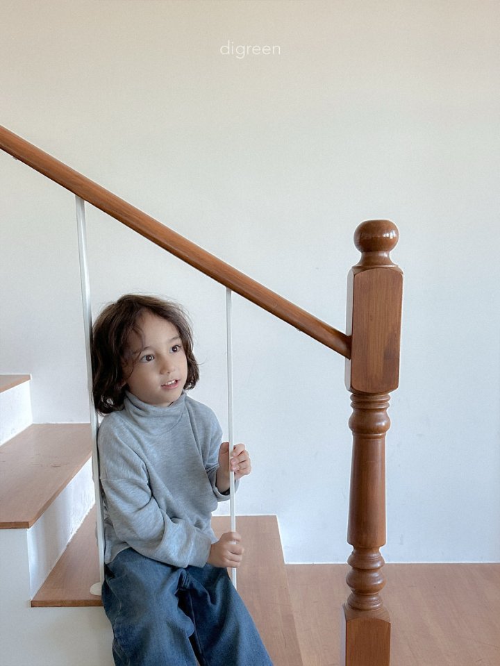 [PRE-ORDER] Teddy Turtleneck T-Shirts