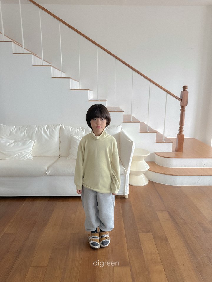 [PRE-ORDER] Teddy Turtleneck T-Shirts