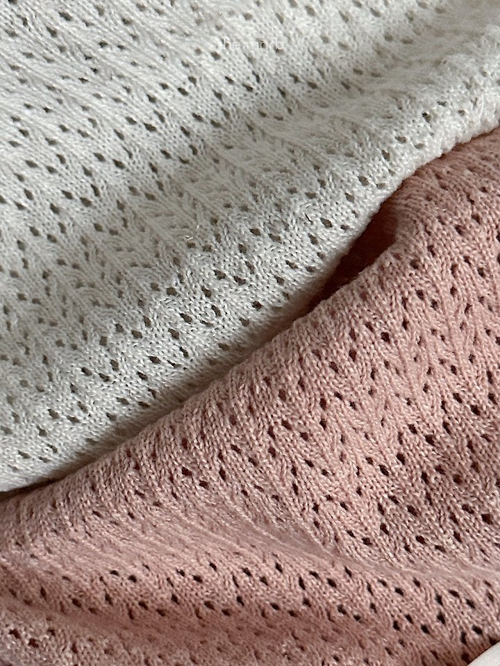 [PRE-ORDER] Eyelet Sweater Vest Top