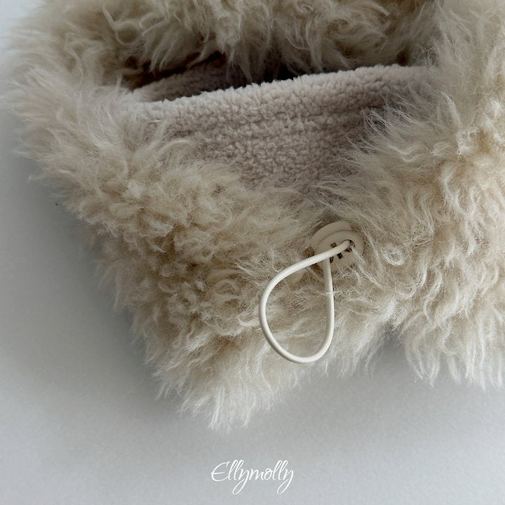 [PRE-ORDER] Fluffy Hoodie Warmer