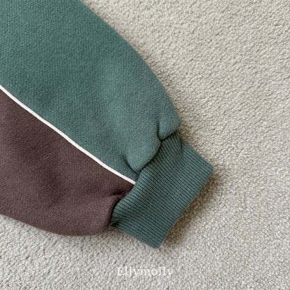 [PRE-ORDER] Triple Line Sweatshirts