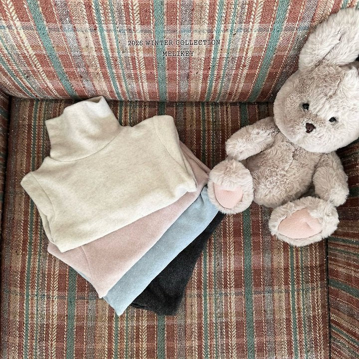 [PRE-ORDER] Cozy Turtleneck T-Shirts