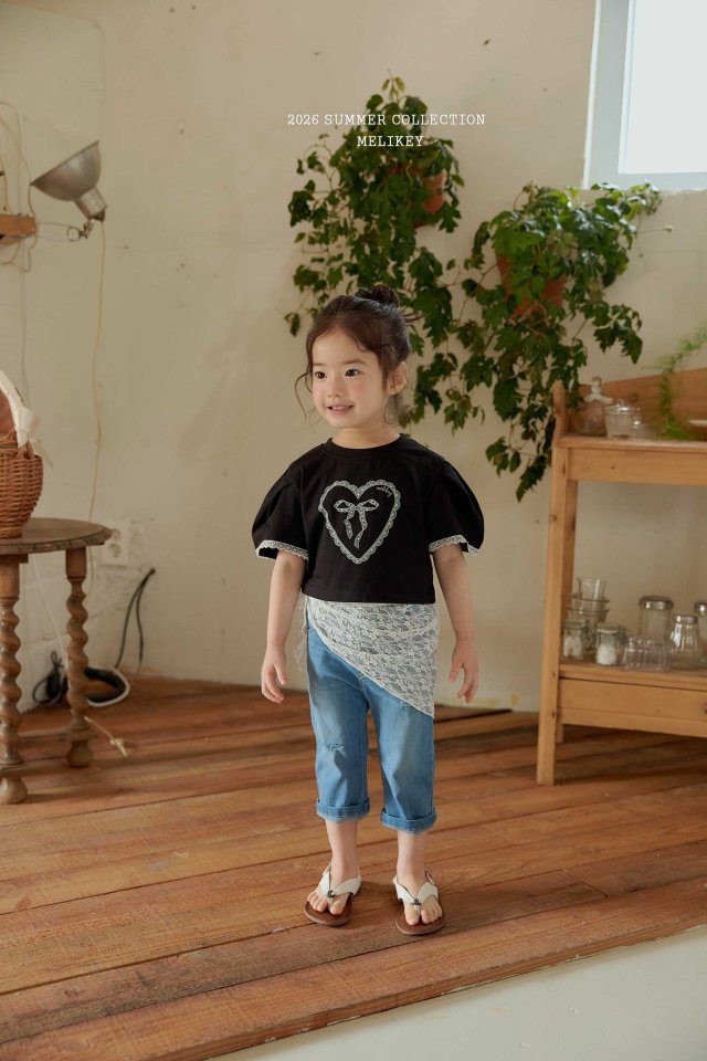 [PRE-ORDER] Heart Ribbon T-Shirts