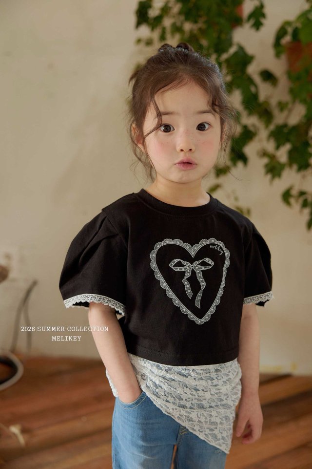 [PRE-ORDER] Heart Ribbon T-Shirts