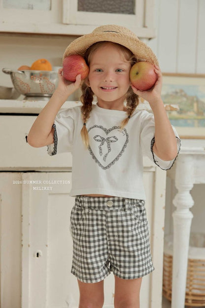 [PRE-ORDER] Heart Ribbon T-Shirts