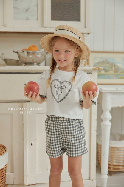 [PRE-ORDER] Heart Ribbon T-Shirts
