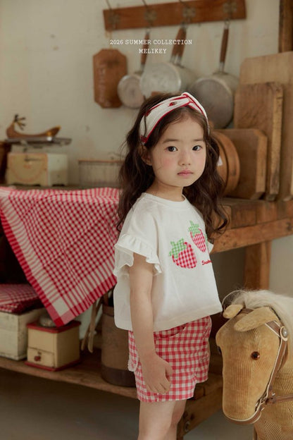 [PRE-ORDER] Strawberry Patch T-Shirts