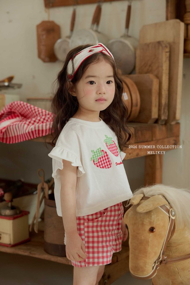 [PRE-ORDER] Strawberry Patch T-Shirts