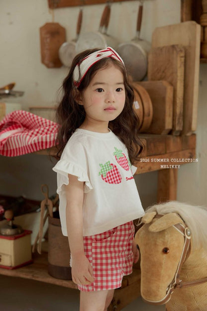 [PRE-ORDER] Strawberry Patch T-Shirts