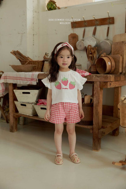 [PRE-ORDER] Strawberry Patch T-Shirts