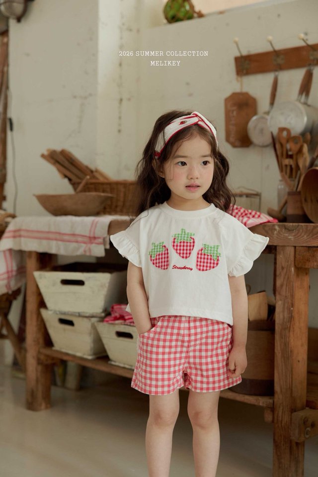 [PRE-ORDER] Strawberry Patch T-Shirts
