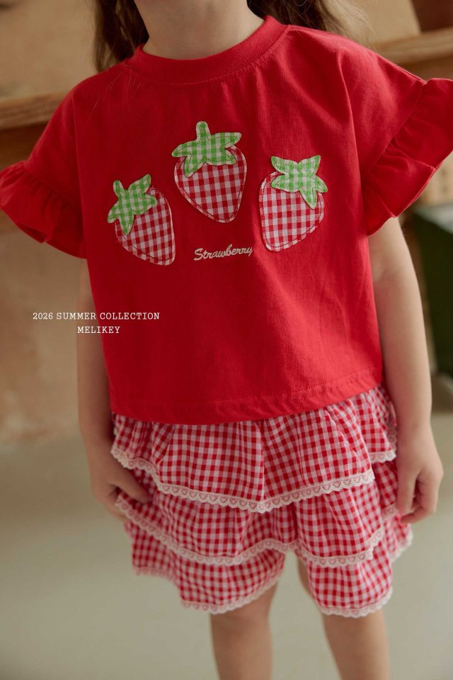 [PRE-ORDER] Strawberry Patch T-Shirts