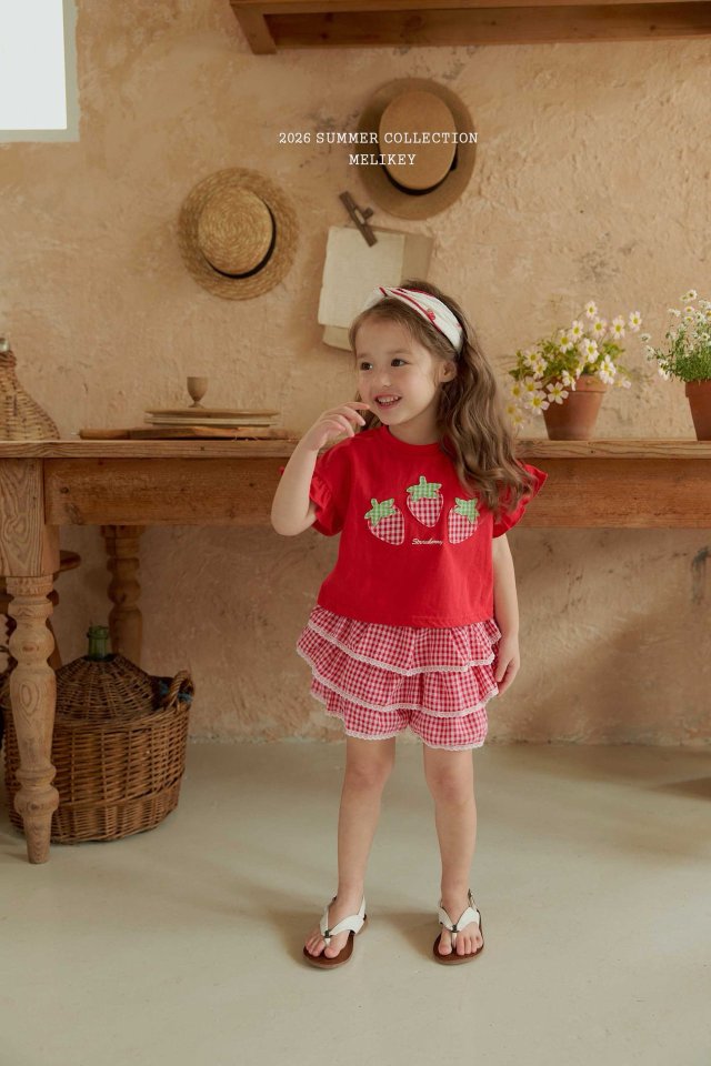 [PRE-ORDER] Strawberry Patch T-Shirts