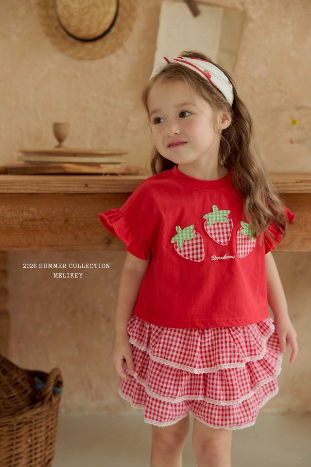 [PRE-ORDER] Strawberry Patch T-Shirts