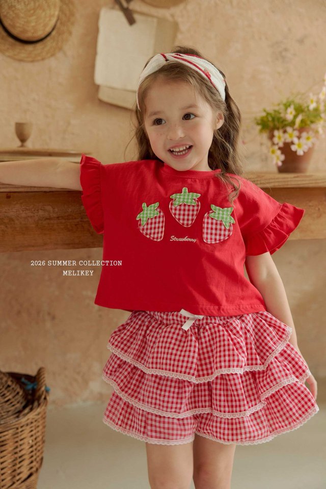 [PRE-ORDER] Strawberry Patch T-Shirts
