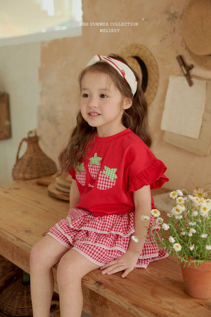 [PRE-ORDER] Strawberry Patch T-Shirts
