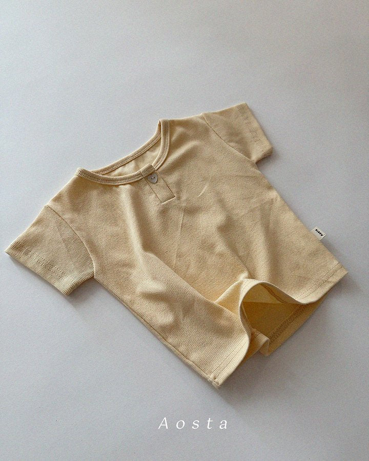 [PRE-ORDER] Heart Button T-Shirts