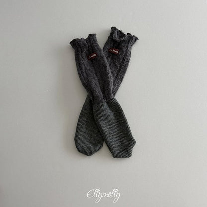 [PRE-ORDER] Twist Wool Socks