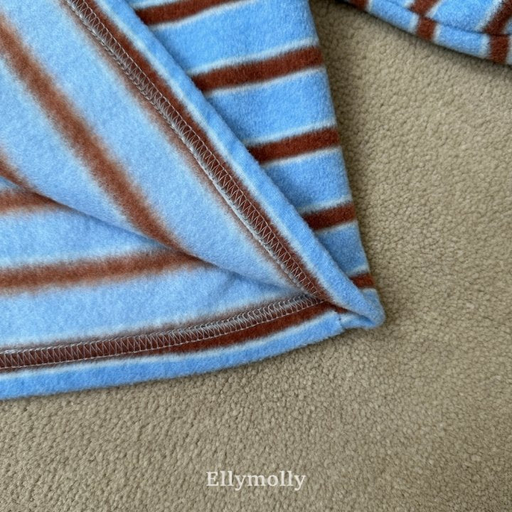 [PRE-ORDER] Pom Pom Snow Collar T-Shirts