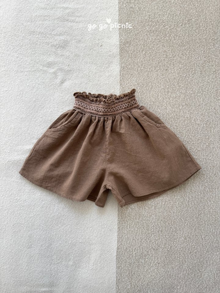 [PRE-ORDER] Mos Flared Shorts