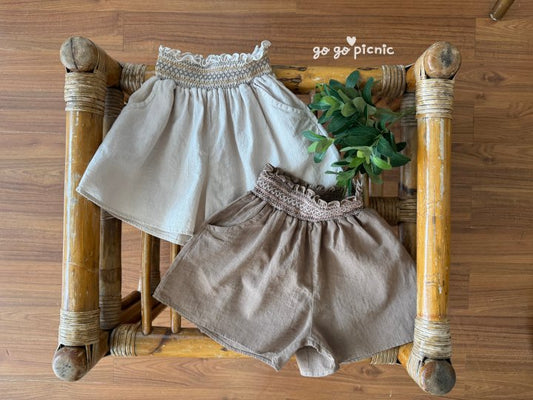 [PRE-ORDER] Mos Flared Shorts