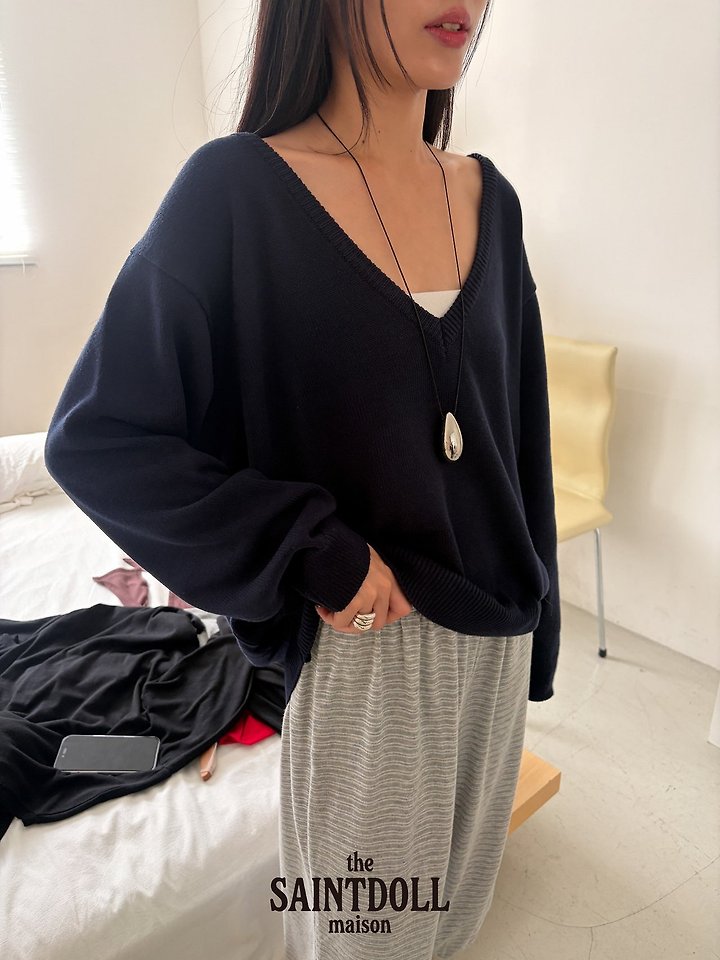 [PRE-ORDER] V Neck Sweater Top (Mom Couple)