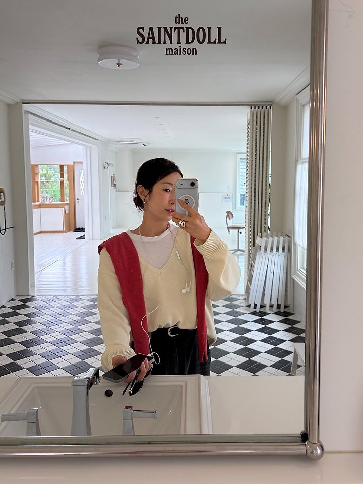 [PRE-ORDER] V Neck Sweater Top (Mom Couple)