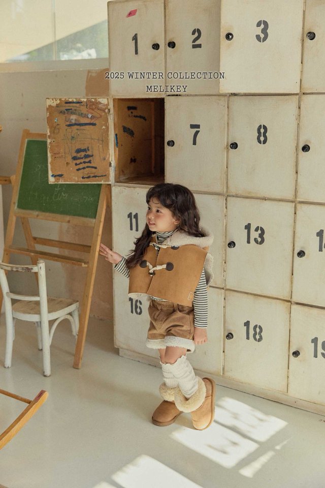 [PRE-ORDER] Shearling Hoodie Cape