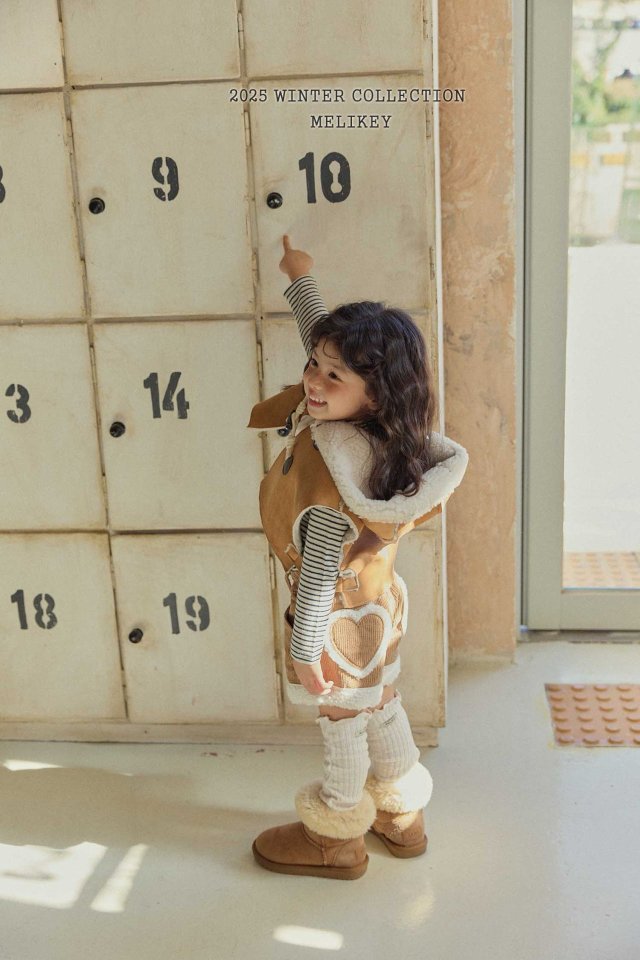 [PRE-ORDER] Shearling Hoodie Cape