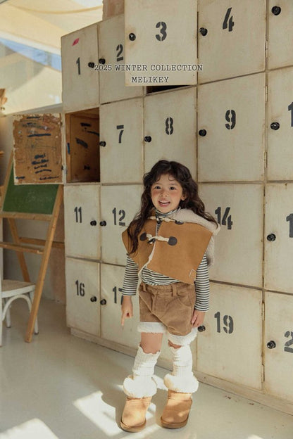 [PRE-ORDER] Shearling Hoodie Cape