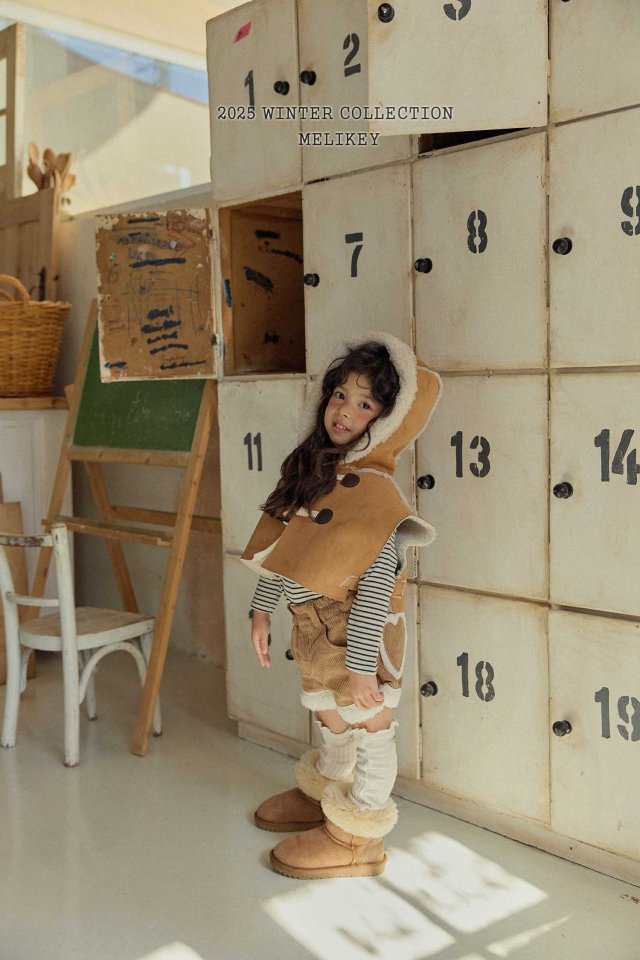 [PRE-ORDER] Shearling Hoodie Cape