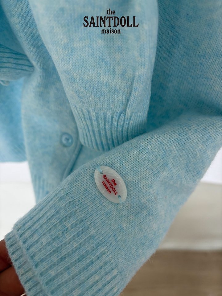 [PRE-ORDER] Classic Cardigan (Mom Couple)