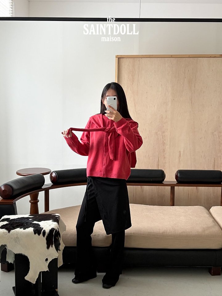 [PRE-ORDER] Classic Cardigan (Mom Couple)