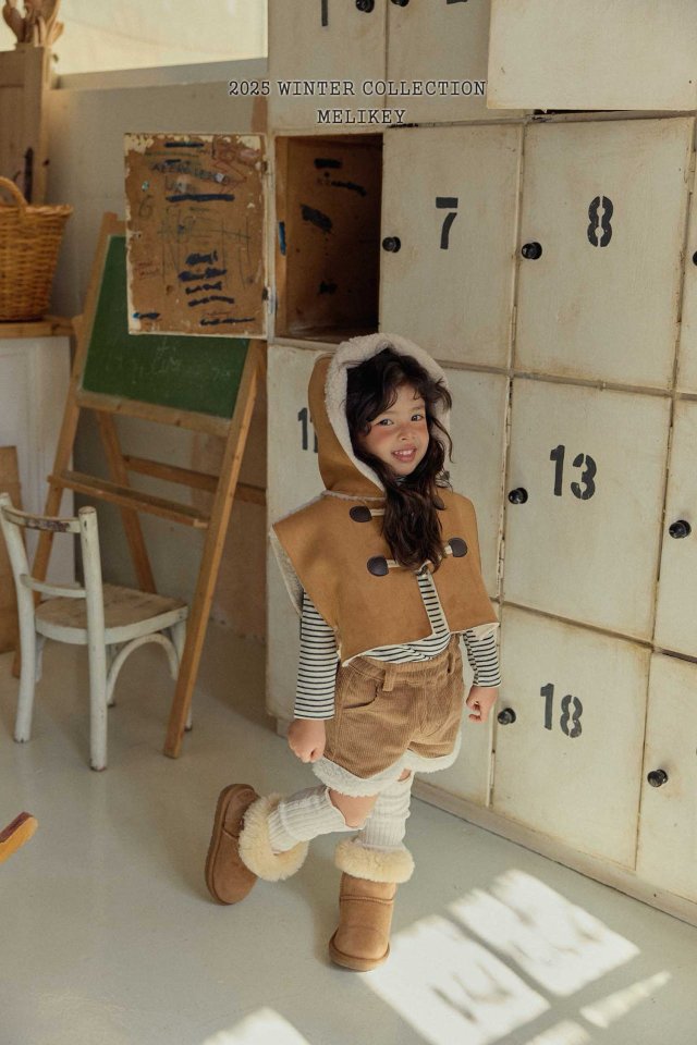 [PRE-ORDER] Shearling Hoodie Cape