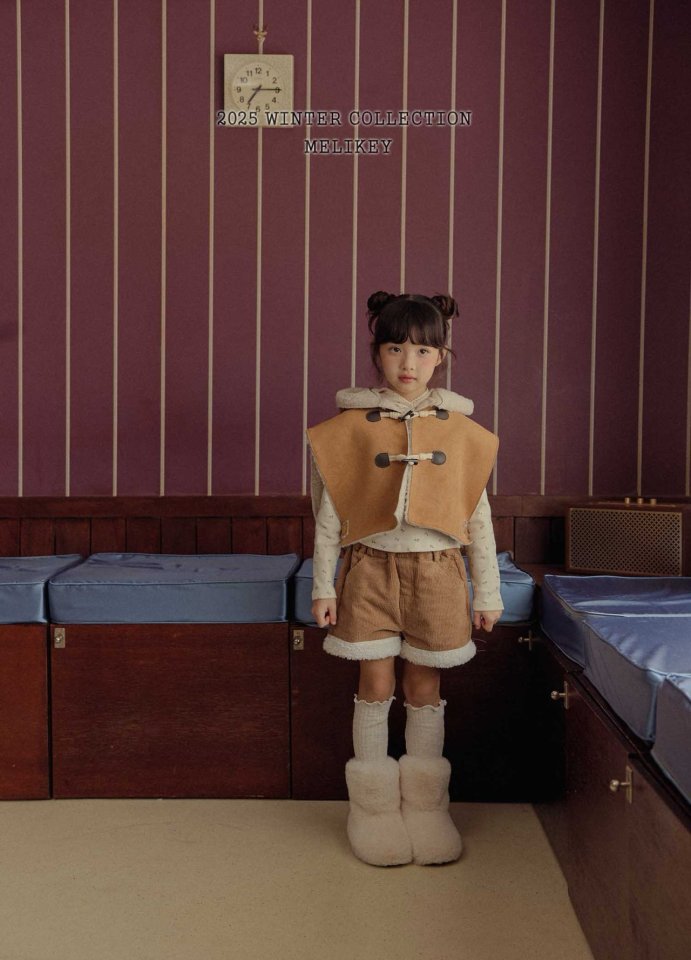 [PRE-ORDER] Shearling Hoodie Cape