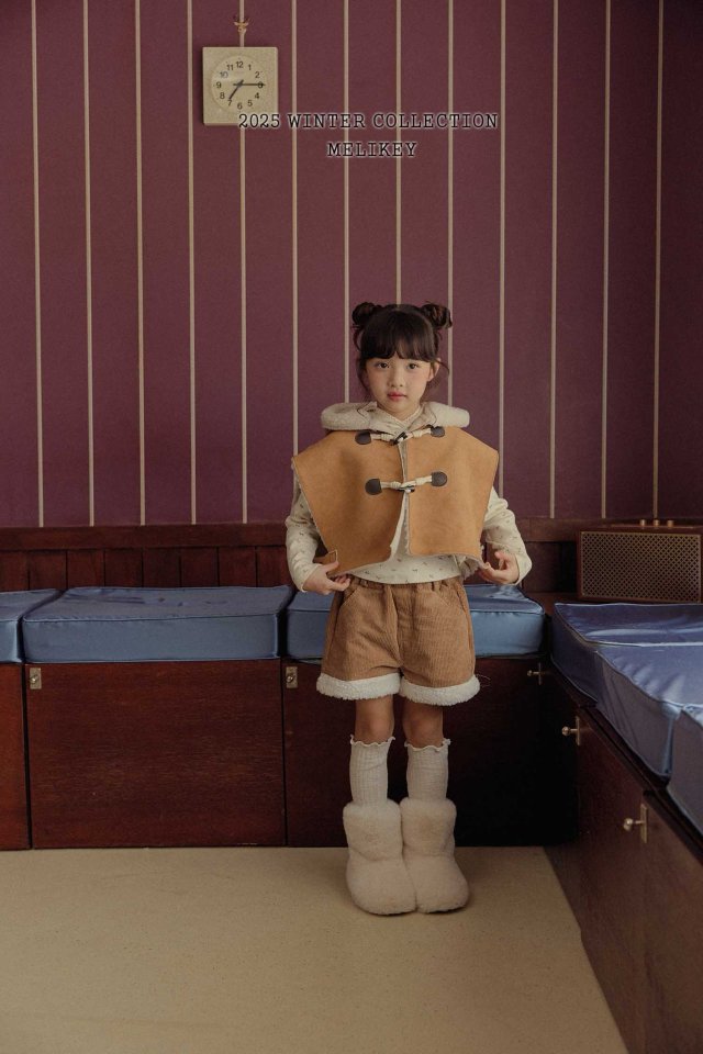 [PRE-ORDER] Shearling Hoodie Cape